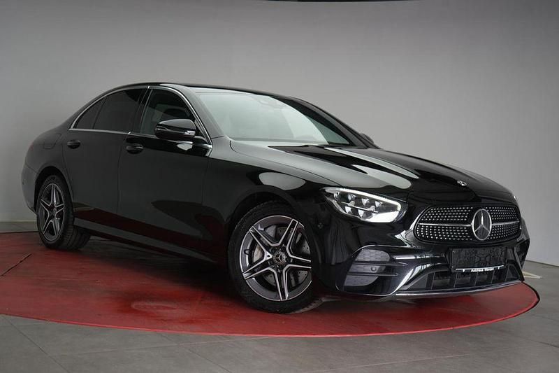Schwarz Gebraucht 2022 Mercedes E300 AMG Limousine | 35.990 € (Fairer Preis) - Bild 1/4