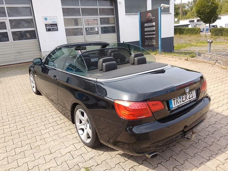 Gebraucht BMW 320 Cabriolet 184 PS (135 kW) 2012 Schwarz Cabrio