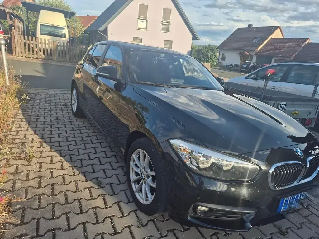 Gebraucht BMW 116 Advantage 116 PS (85 kW) 2018 Schwarz Kleinwagen