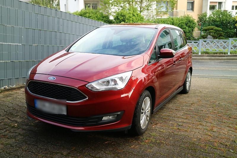 Rot Gebraucht 2015 Ford Grand C-Max Business Edition Van / Kleinbus | 7.800 € (Superpreis) - Bild 1/4