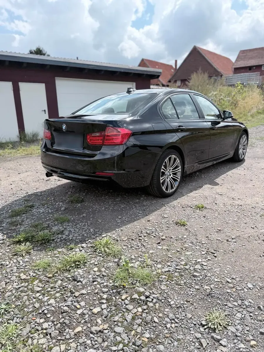 Gebraucht BMW 316 136 PS (100 kW) 2013 Schwarz Limousine