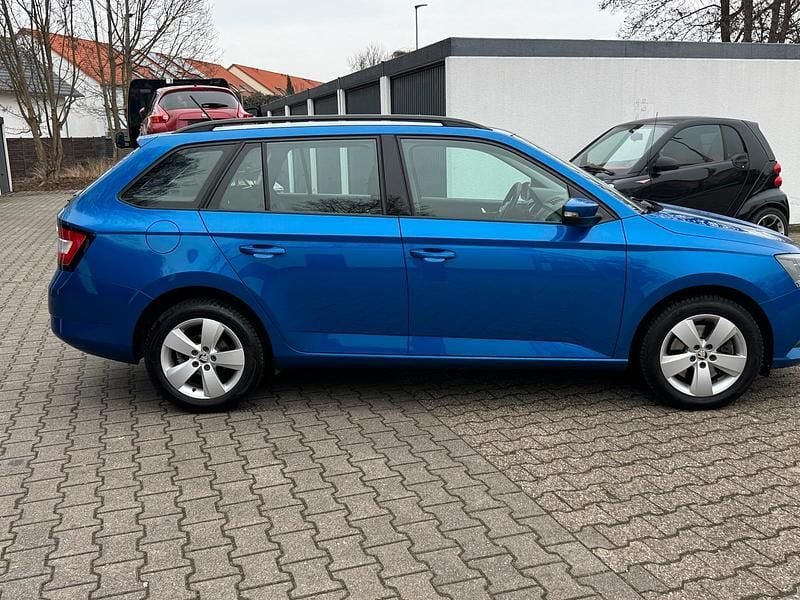 Gebraucht Skoda Fabia 110 PS (80 kW) 2016 Blau Kombi