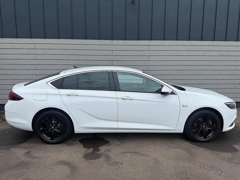 Gebraucht Opel Insignia Edition 170 PS (125 kW) 2020 Weiß Limousine