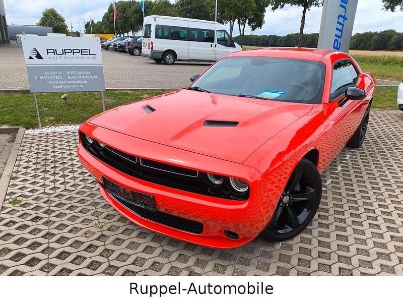 Orange Gebraucht 2017 Dodge Challenger Coupé | 26.990 € (Teuer) - Bild 1/4