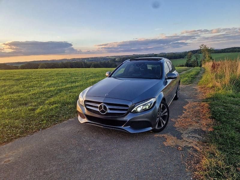 Grau Gebraucht 2017 Mercedes C250 Avantgarde Kombi | 19.000 € (Fairer Preis) - Bild 1/4