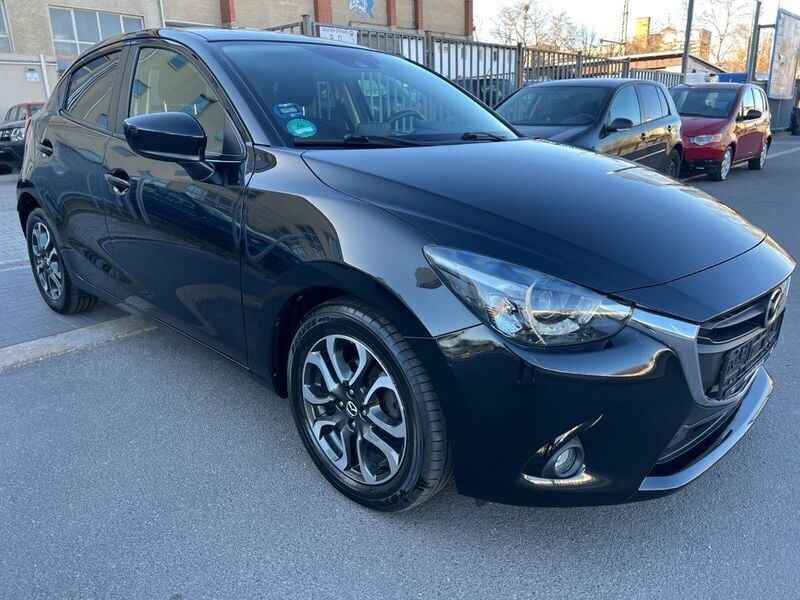 Schwarz Gebraucht 2016 Mazda 2 Nakama Limousine | 6.999 € (Guter Preis) - Bild 1/4