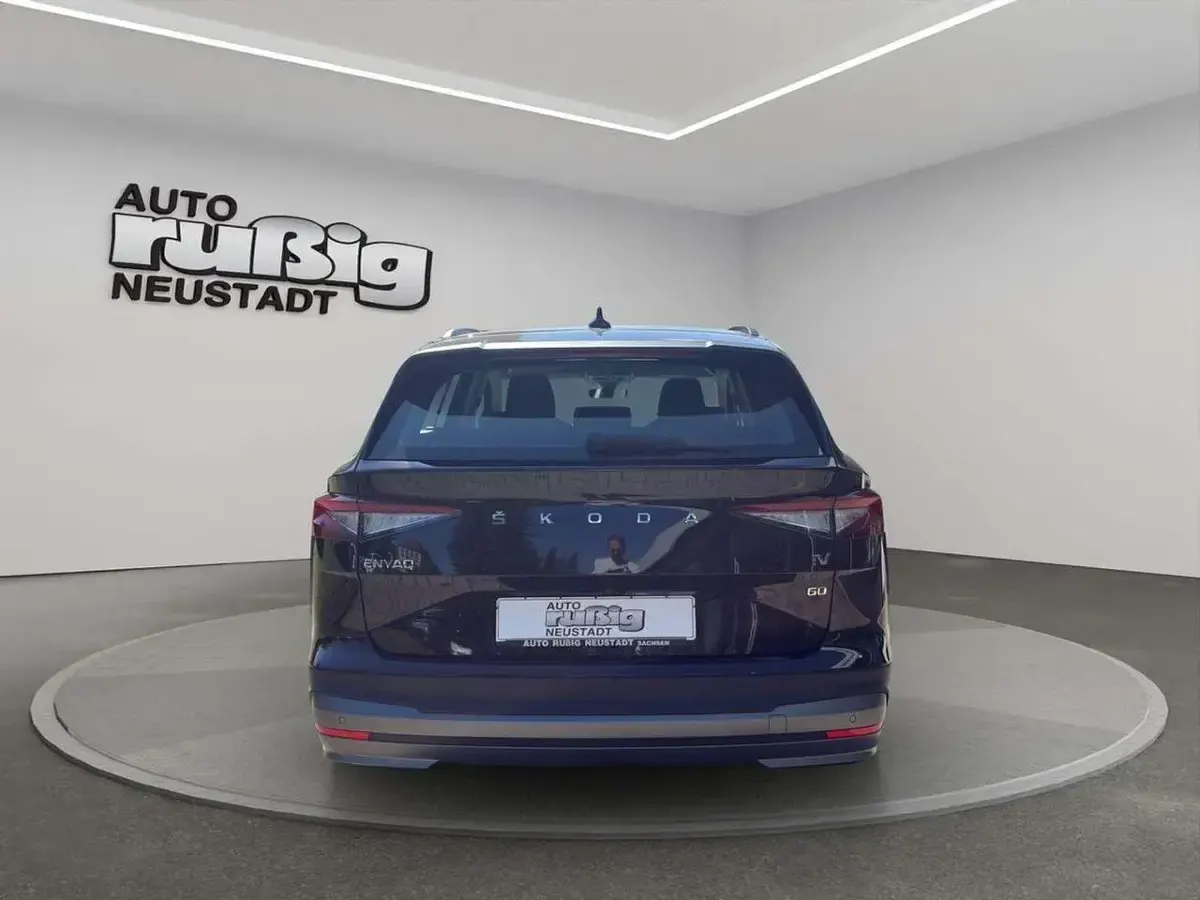 Gebraucht Skoda Enyaq iV Loft 131 kW (179 PS) 2022 Schwarz SUV