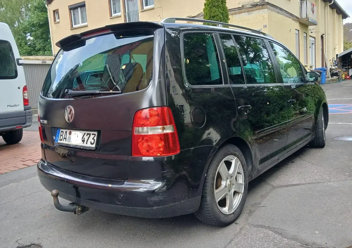 Gebraucht VW Touran 140 PS (102 kW) 2004 Schwarz Van / Kleinbus