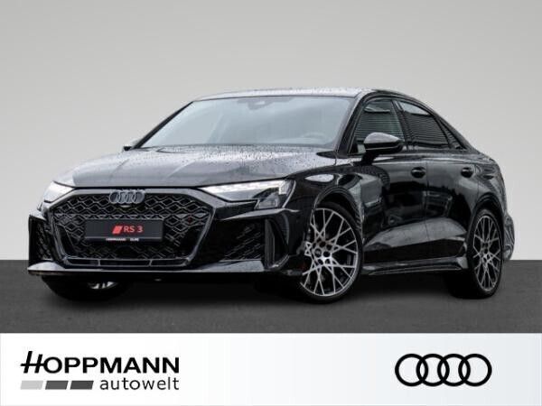 Schwarz (mythosschwarz metallic) Neu 2025 Audi RS3 Comfort Kleinwagen | 76.991 € (Etwas zu teuer) - Bild 1/4
