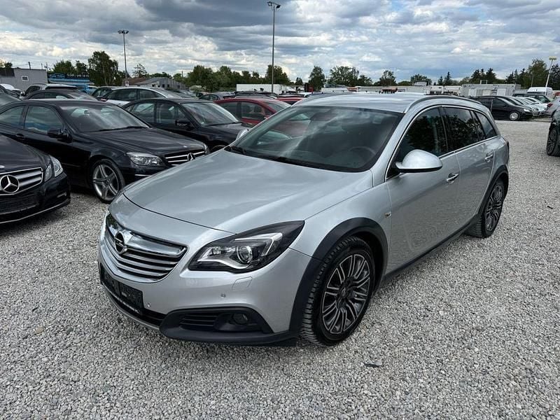 Silber Gebraucht 2014 Opel Insignia Country Tourer Limousine | 5.990 € (Superpreis) - Bild 1/4
