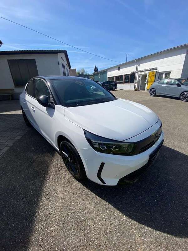 Jadeweiß Gebraucht 2024 Opel Corsa Kleinwagen | 19.900 € (Fairer Preis) - Bild 1/4