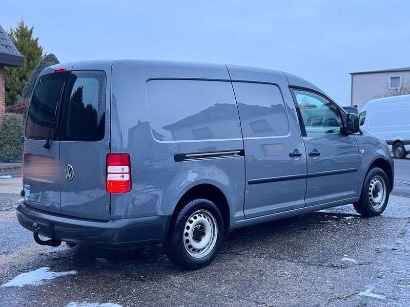 Gebraucht VW Caddy Maxi 102 PS (75 kW) 2012 Grau Van / Kleinbus