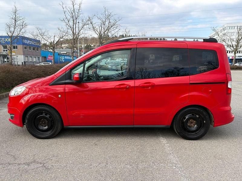 Gebraucht Ford Tourneo Courier 101 PS (74 kW) 2014 Rot Van / Kleinbus