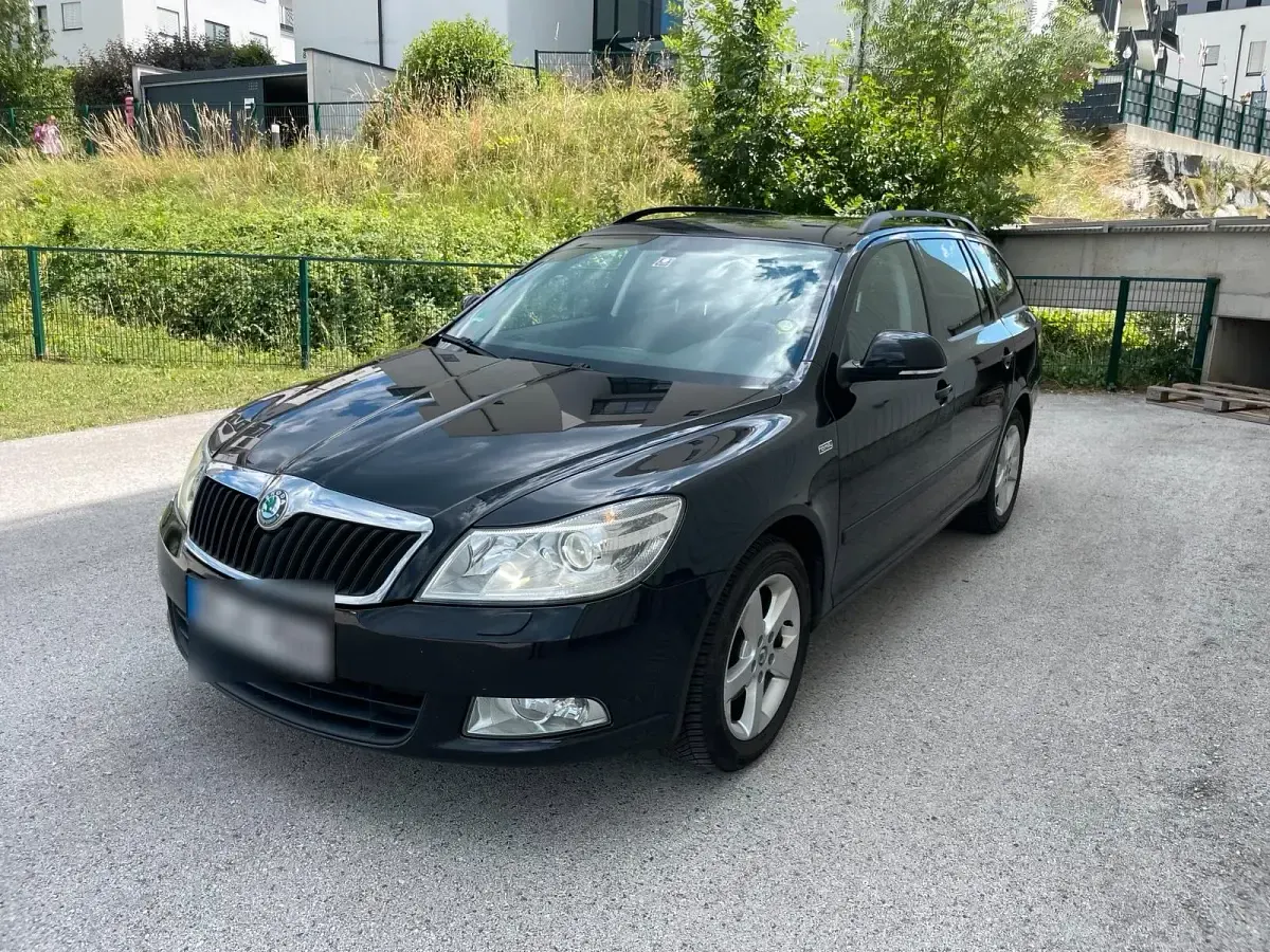 Gebraucht Skoda Octavia 105 PS (77 kW) 2012 Schwarz Kombi