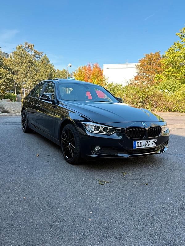 Schwarz Gebraucht 2013 BMW 316 Limousine | 10.850 € (Fairer Preis) - Bild 1/4
