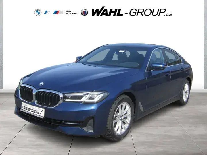 Blau Gebraucht 2020 BMW 520 Sport Line Limousine | 31.890 € (Guter Preis) - Bild 1/4