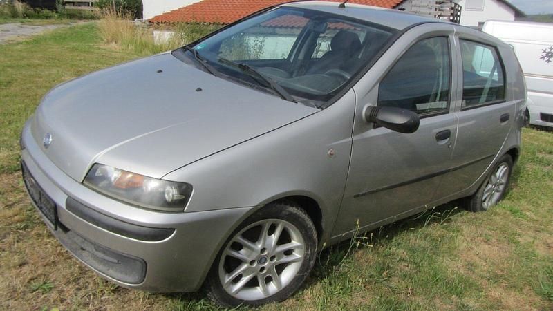 Silber Gebraucht 2003 Fiat Punto Kleinwagen | 780 € (Guter Preis) - Bild 1/4