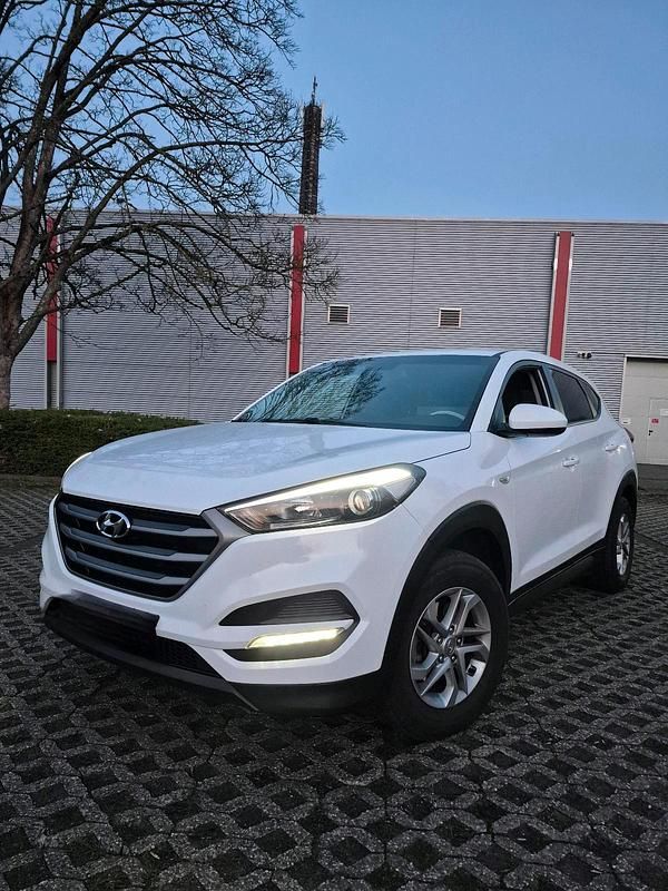 Gebraucht Hyundai Tucson 131 PS (96 kW) 2016 Weiß SUV