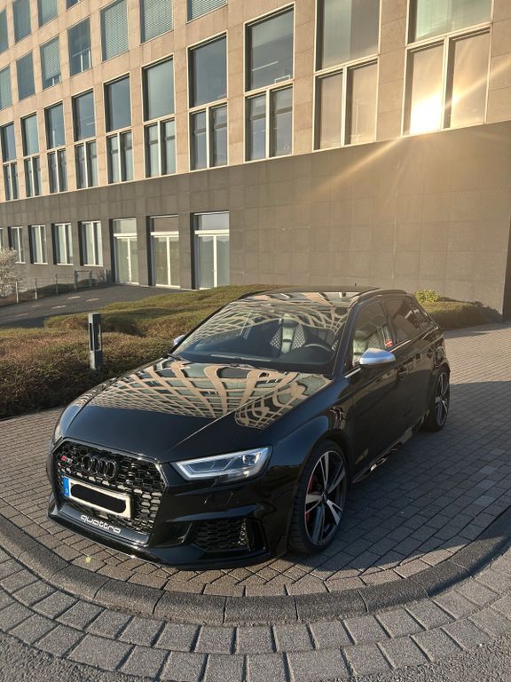 Schwarz Gebraucht 2019 Audi RS3 Comfort Kleinwagen | 36.990 € (Superpreis) - Bild 1/4