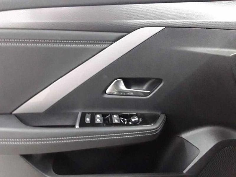 Gebraucht Opel Astra 131 PS (96 kW) 2024 Schwarz Limousine