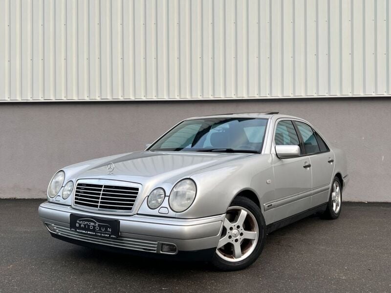 Silber Gebraucht 1996 Mercedes E320 Avantgarde Limousine | 4.990 € (Fairer Preis) - Bild 1/4