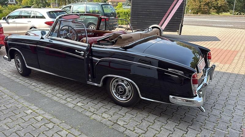Gebraucht Mercedes 220 105 PS (77 kW) 1958 Schwarz Cabrio