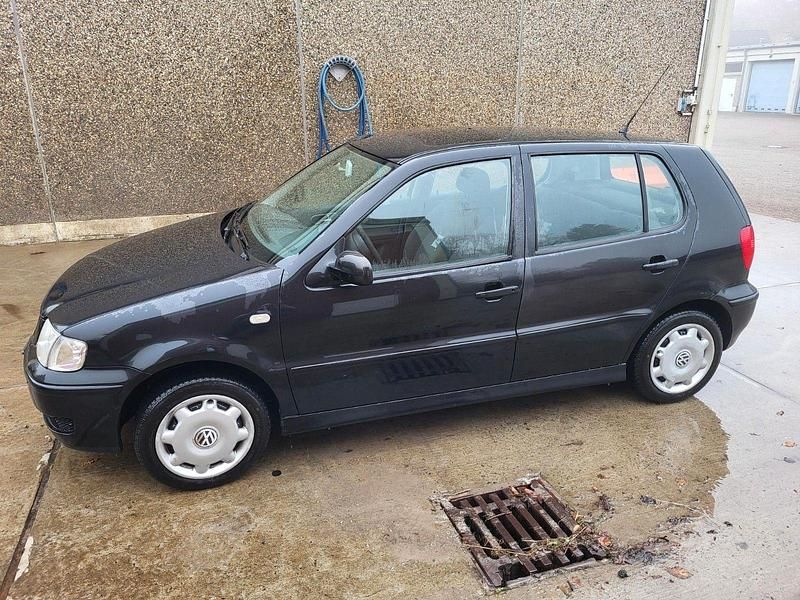 Schwarz Gebraucht 1999 VW Polo Basis Limousine | 1.499 € (Fairer Preis) - Bild 1/4