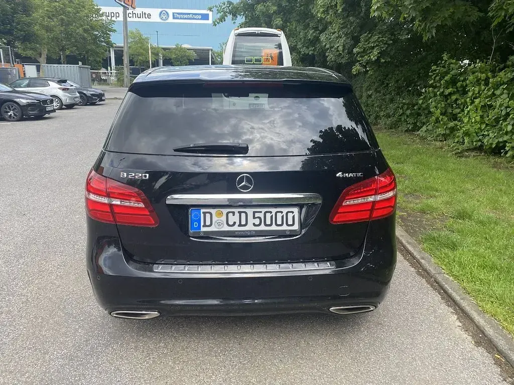 Gebraucht Mercedes B220 AMG 184 PS (135 kW) 2018 Schwarz Van / Kleinbus