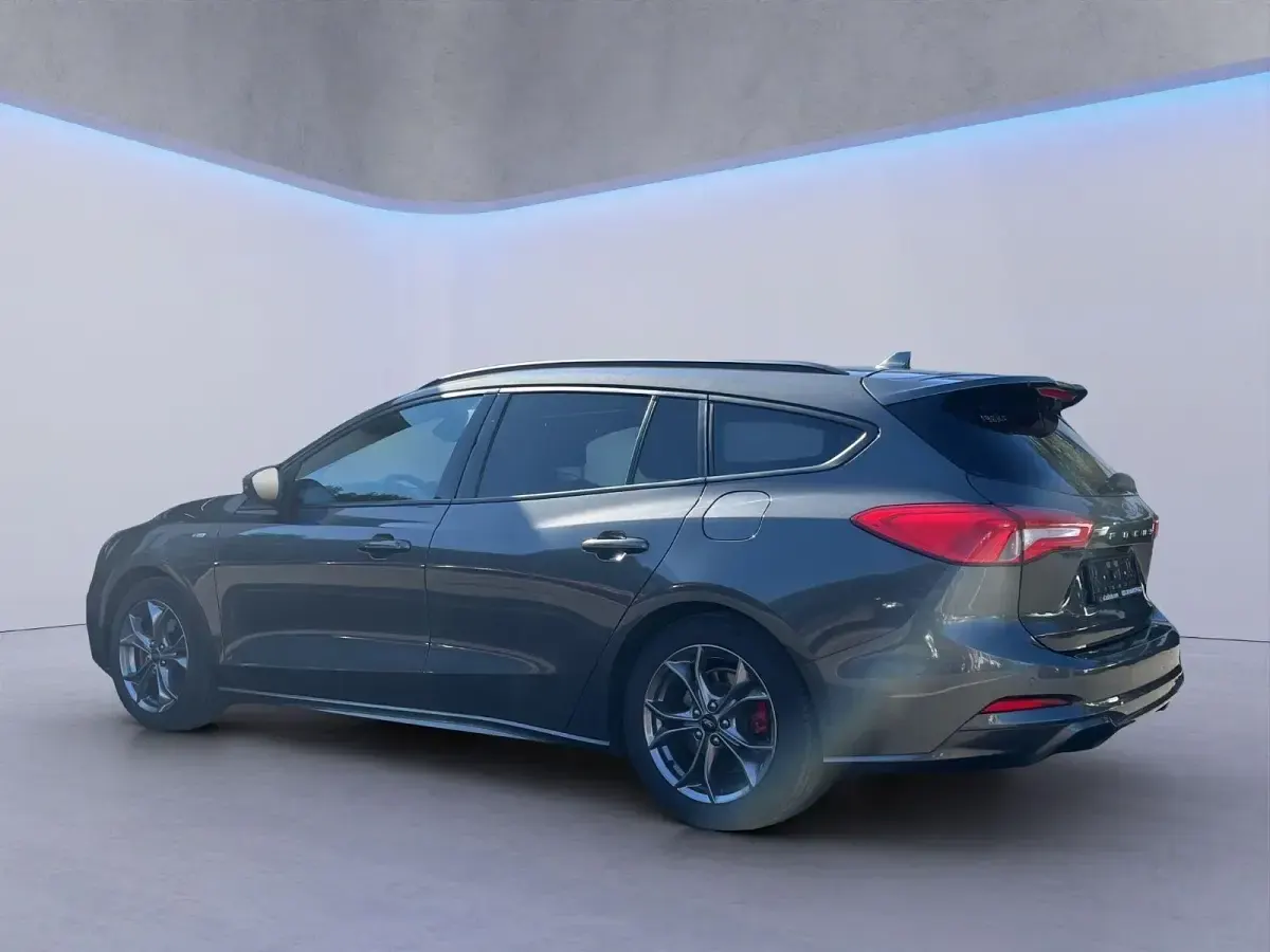 Gebraucht Ford Focus ST-Line 125 PS (91 kW) 2021 Grau Kombi