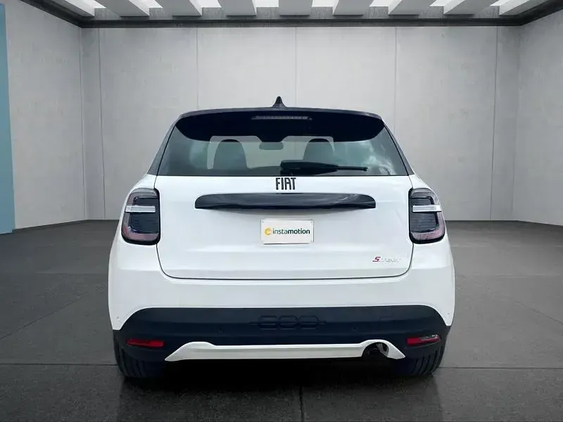 Neu Fiat 600 Street 101 PS (74 kW) 2026 Weiß SUV