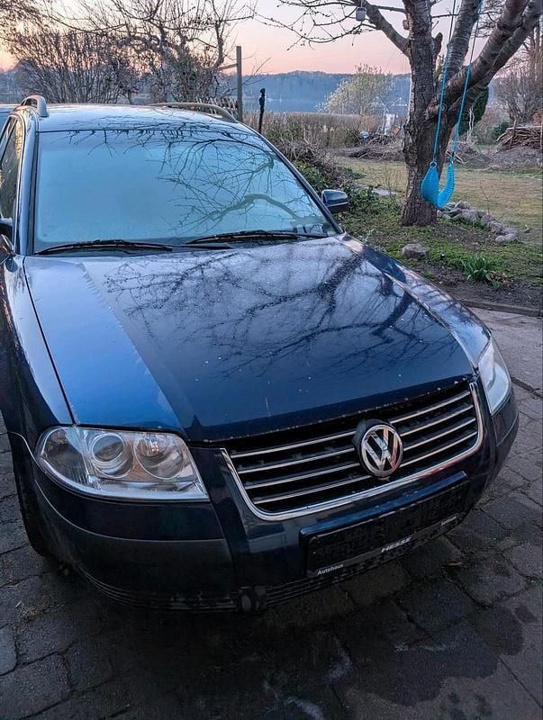 Second-hand VW Passat 105 CP (77 kW) 2001 Albastru Break