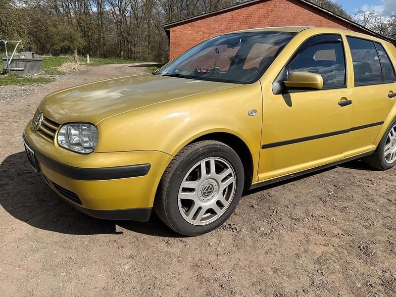 Gebraucht VW Golf III 75 PS (55 kW) 1998 Gold Kleinwagen