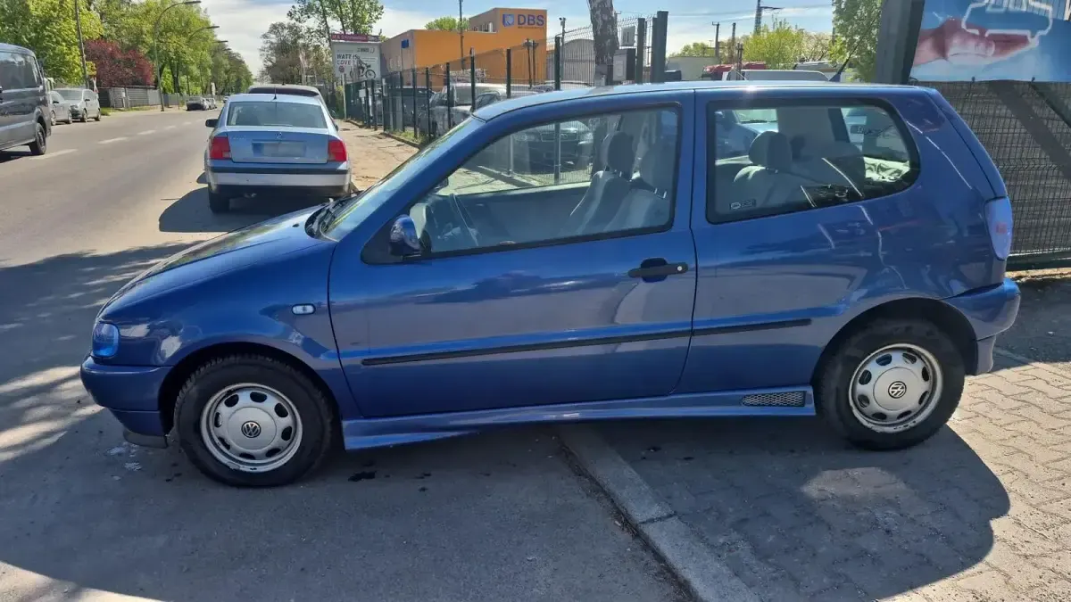 Gebraucht VW Polo 60 PS (44 kW) 1998 Blau Kleinwagen