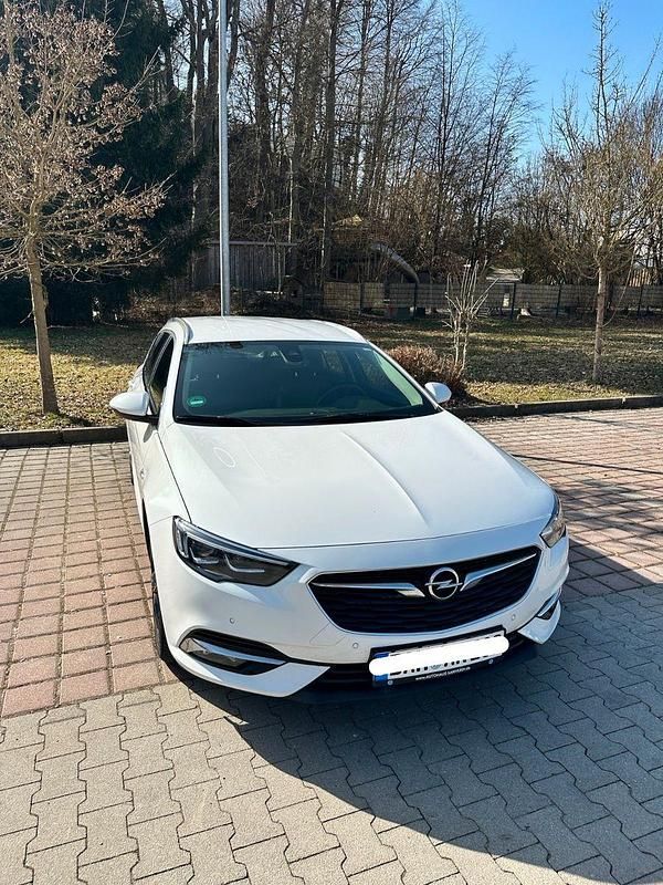 Gebraucht Opel Insignia Edition 136 PS (100 kW) 2018 Weiß Kombi