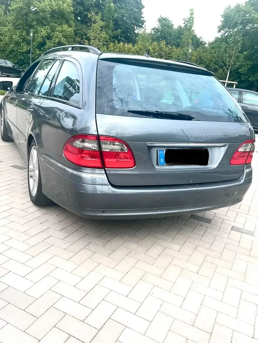 Gebraucht Mercedes E280 Avantgarde 231 PS (169 kW) 2007 Grau Kombi