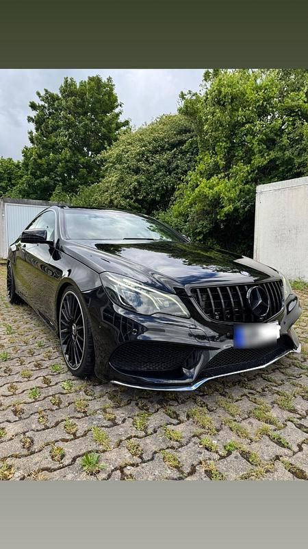 Gebraucht Mercedes E350 AMG line 252 PS (185 kW) 2014 Schwarz Coupé