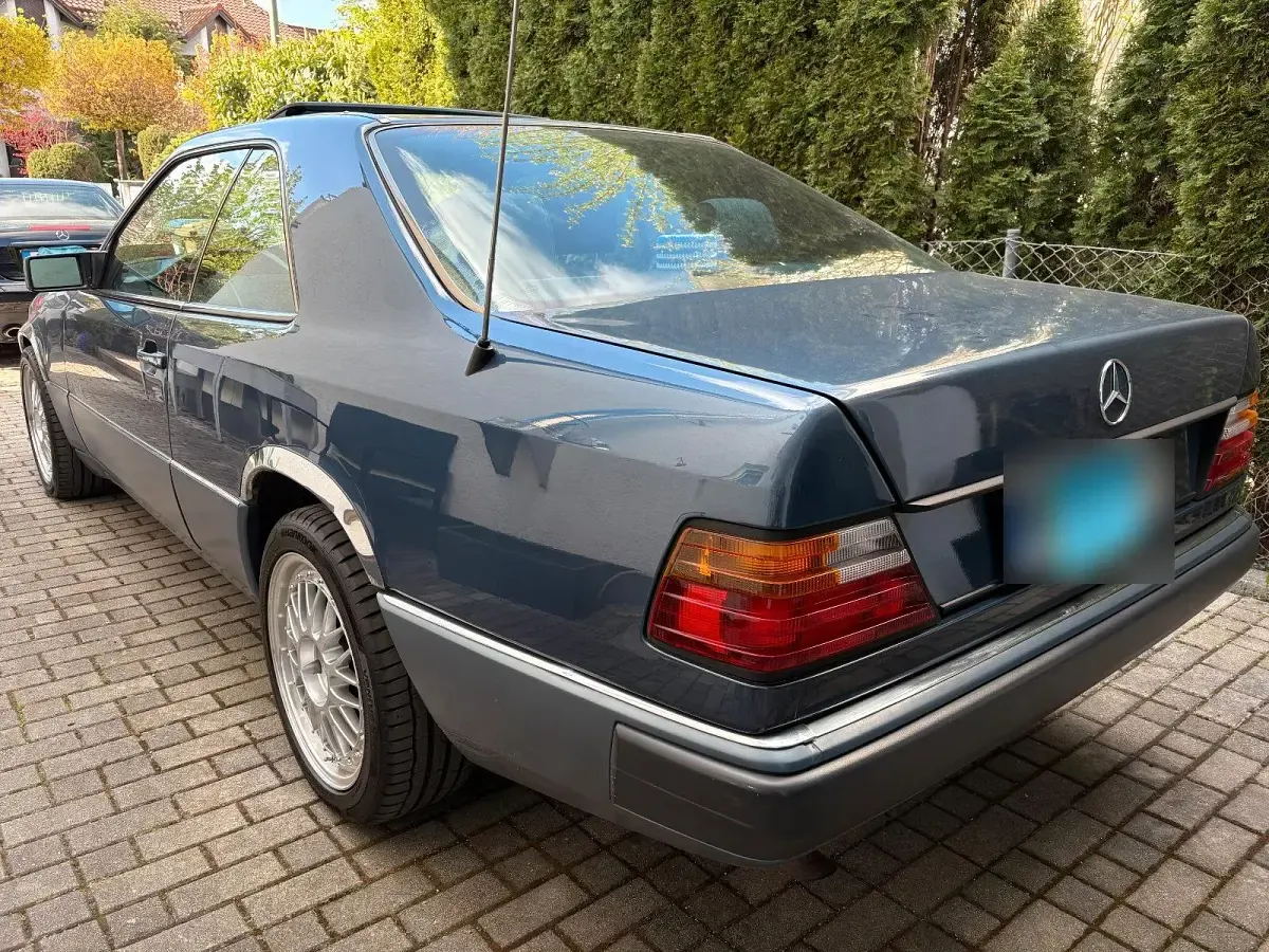 Gebraucht Mercedes 230 132 PS (97 kW) 1991 Blau Coupé