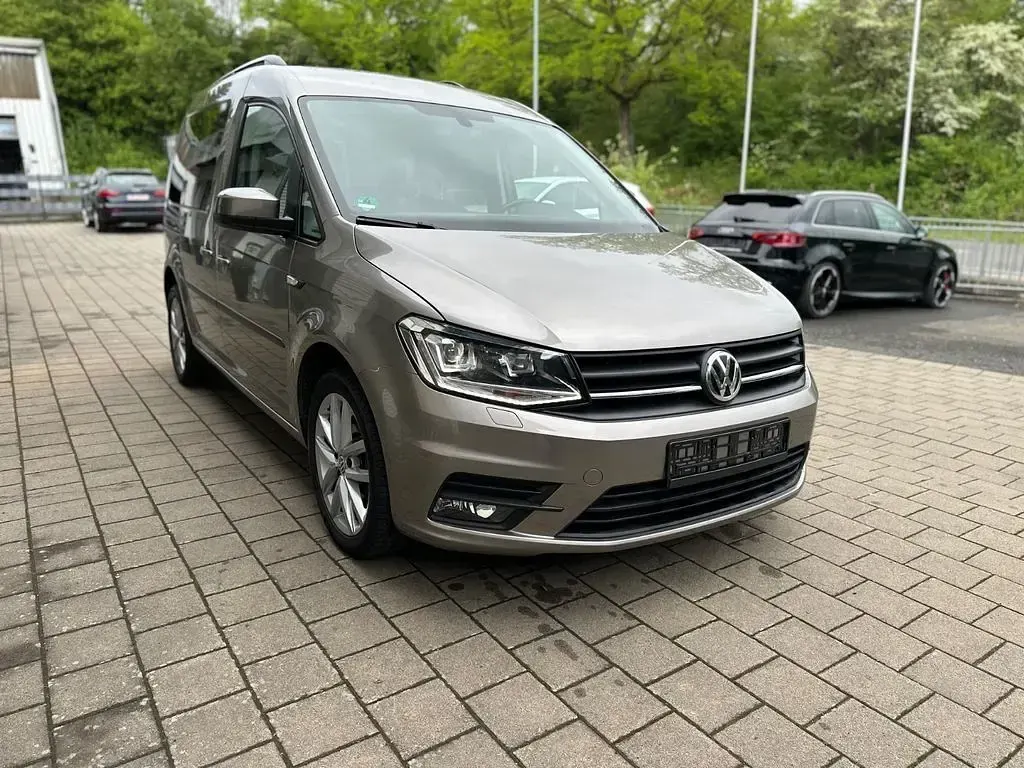Gebraucht VW Caddy R 150 PS (110 kW) 2020 Mojavebeige Van / Kleinbus