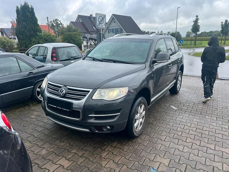 Grau Gebraucht 2009 VW Touareg SUV | 4.990 € (Fairer Preis) - Bild 1/4