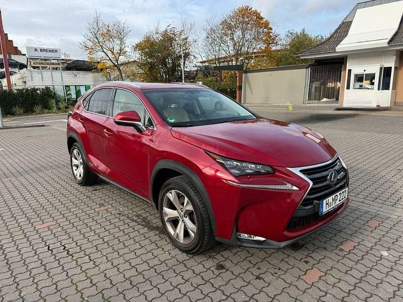 Gebraucht Lexus NX300 E-FOUR Luxury Line 197 PS (144 kW) 2017 Rot SUV