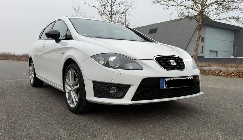 Gebraucht Seat Leon FR 125 PS (91 kW) 2011 Weiß Limousine