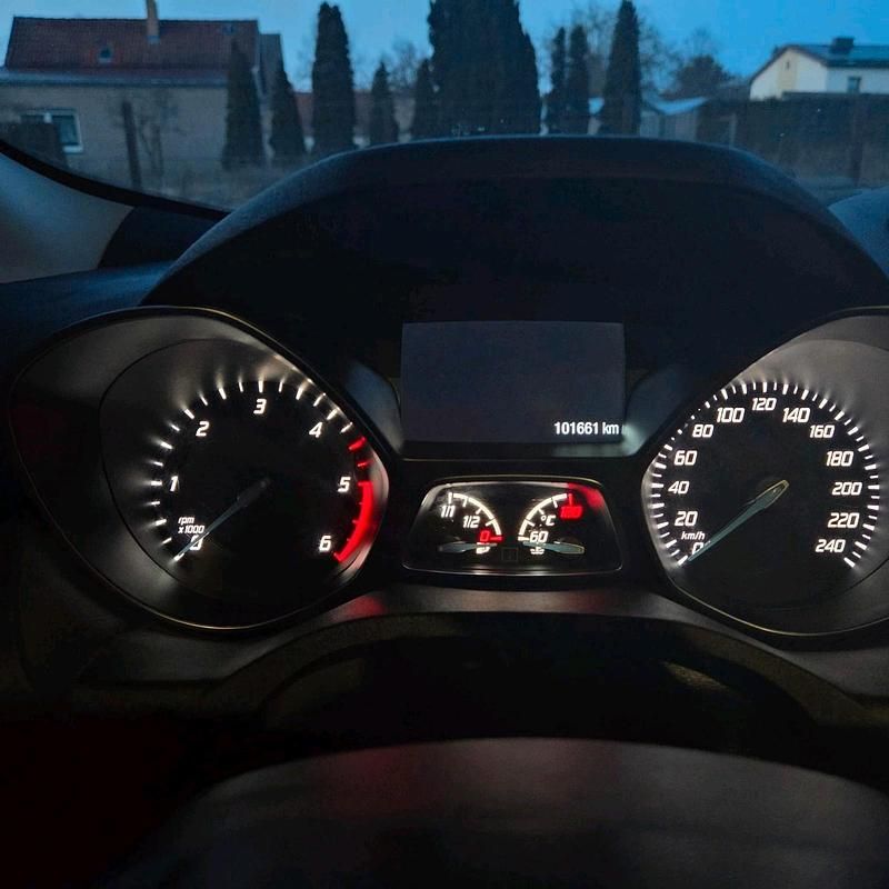 Gebraucht Ford Kuga 150 PS (110 kW) 2016 Weiß SUV