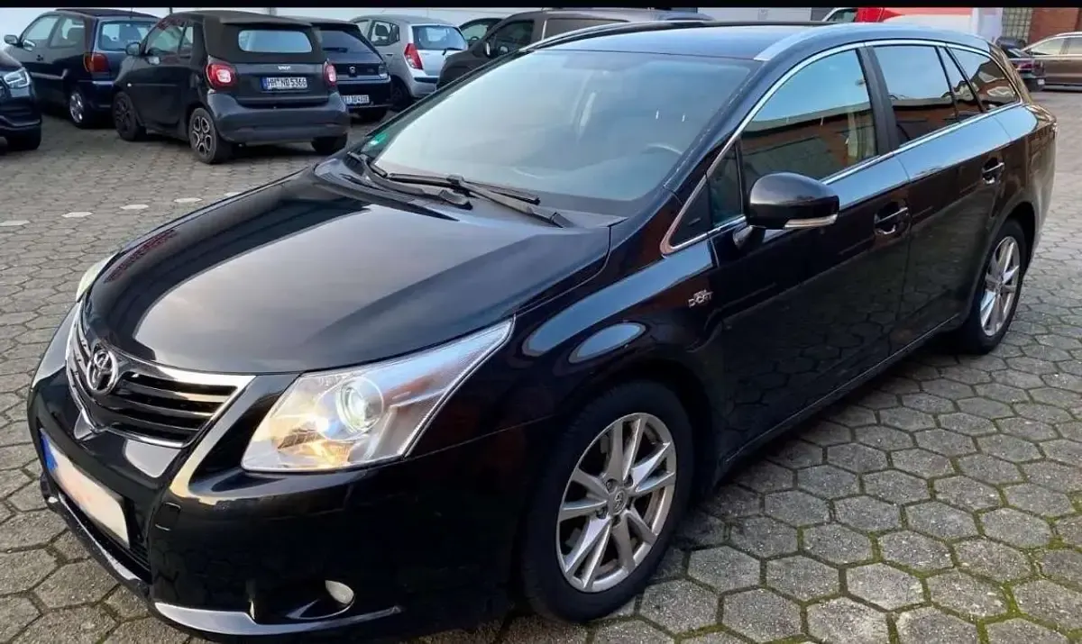 Gebraucht Toyota Avensis Multidrive S 152 PS (111 kW) 2011 Limousine