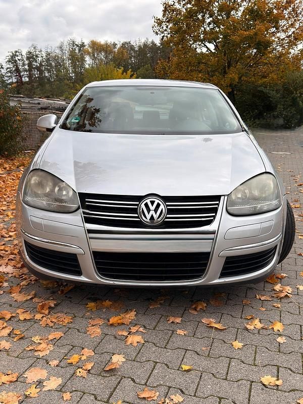Gebraucht VW Jetta 105 PS (77 kW) 2006 Silber Limousine