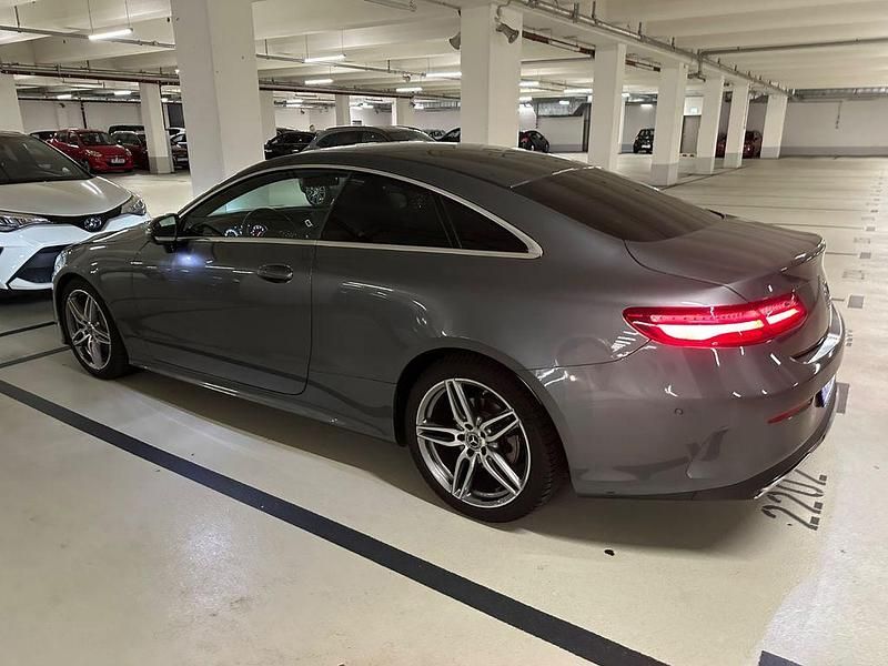 Grau Gebraucht 2018 Mercedes E300 AMG line Coupé | 33.000 € (Guter Preis) - Bild 1/4