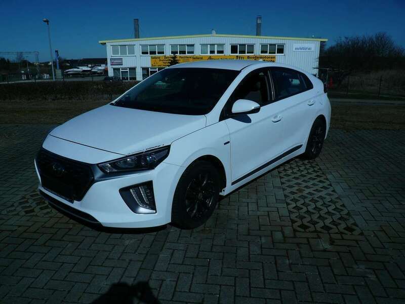 Weiß Gebraucht 2020 Hyundai Ioniq Trend Limousine | 17.890 € (Fairer Preis) - Bild 1/4