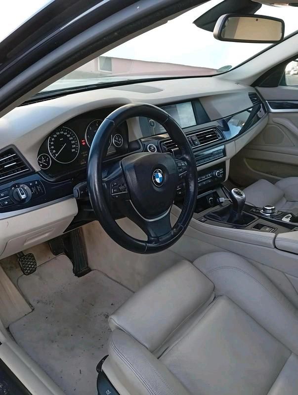 Gebraucht BMW 525 204 PS (150 kW) 2011 Blau Kombi