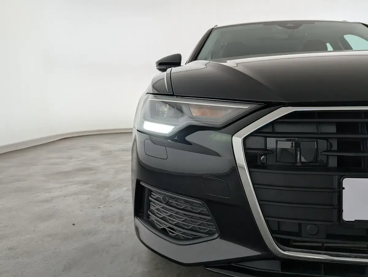 Używany Audi A6 Basis 265 KM (194 kW) 2023 Czarny Kombi