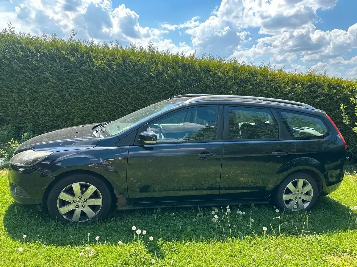 Gebraucht Ford Focus 109 PS (80 kW) 2010 Schwarz Kombi