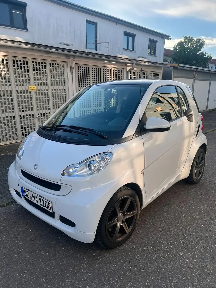 Gebraucht Smart ForTwo Coupé 75 PS (55 kW) 2011 Weiß Coupé